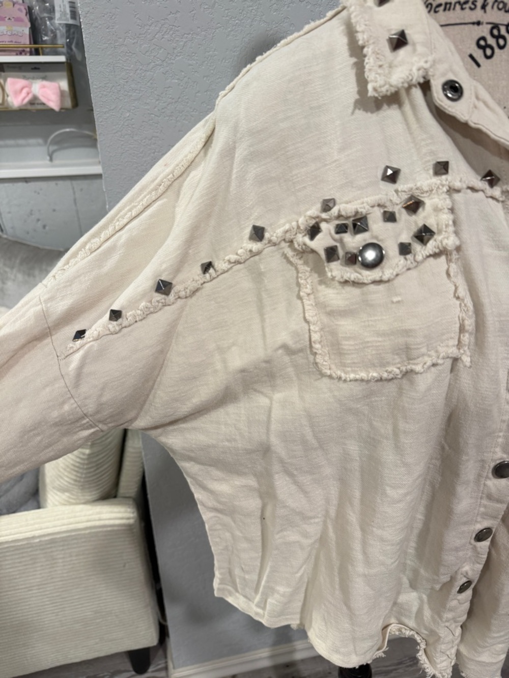 Davi & Dani Studded Button Down Shirt Large | Boho Western Raw Hem Oversized - Picture 6 of 12